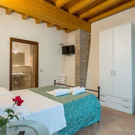 Agriturismo Al Tralcio Valeggio sul Mincio Room photo