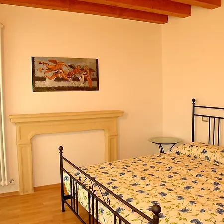 Agriturismo Al Tralcio Valeggio sul Mincio Room photo