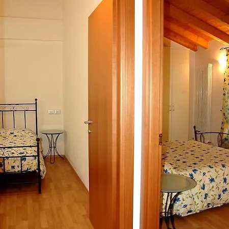 Agriturismo Al Tralcio Valeggio sul Mincio Room photo